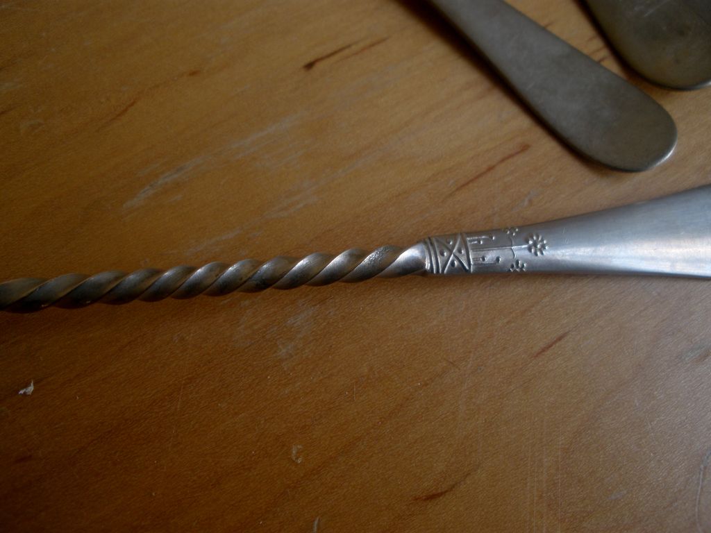 Set of 5 vintage Twisted Handle Ice Cream Spoons Set of 5 vintage Twisted Handle Ice Cream Spoons