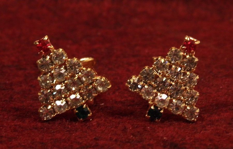 Sparkly Festive Rhinestone Christmas Tree Clip Earrings Sparkly Festive Rhinestone Christmas Tree Clip Earrings