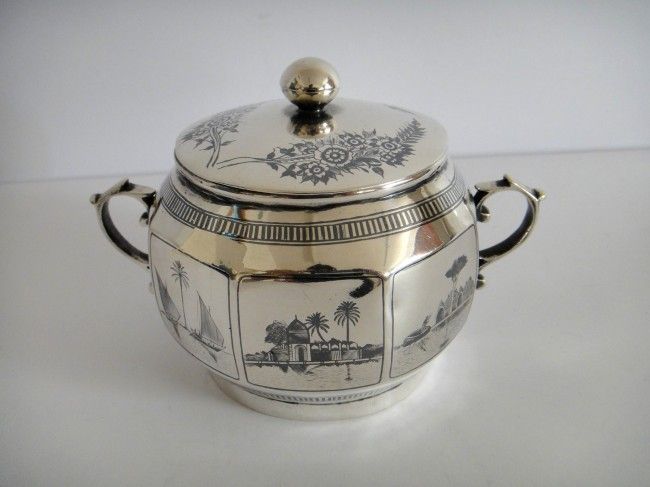 An Iraqi niello silver sweet box 18th/19th Century An Iraqi niello silver sweet box 18th/19th Century