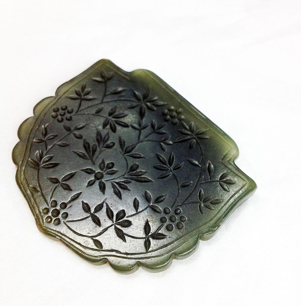 A Timurid Green Jade Pendant , Iran , 15th Century A Timurid Green Jade Pendant , Iran , 15th Century