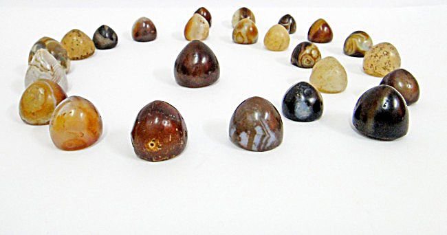A set of ancient agate gaming chess piecs A set of ancient agate gaming chess piecs