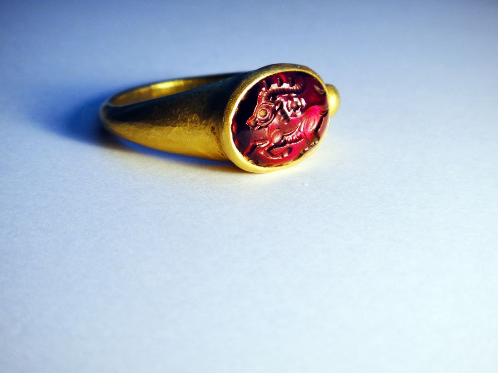 A Sassani Gold Ring Circa 3rd Century AD A Sassani Gold Ring Circa 3rd Century AD