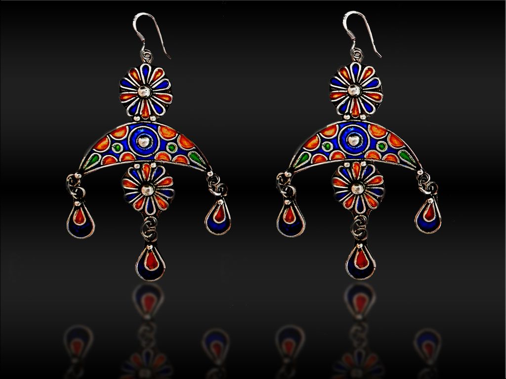 An extremely fine pair of enamel earrings Late19th Century An extremely fine pair of enamel earrings Late19th Century