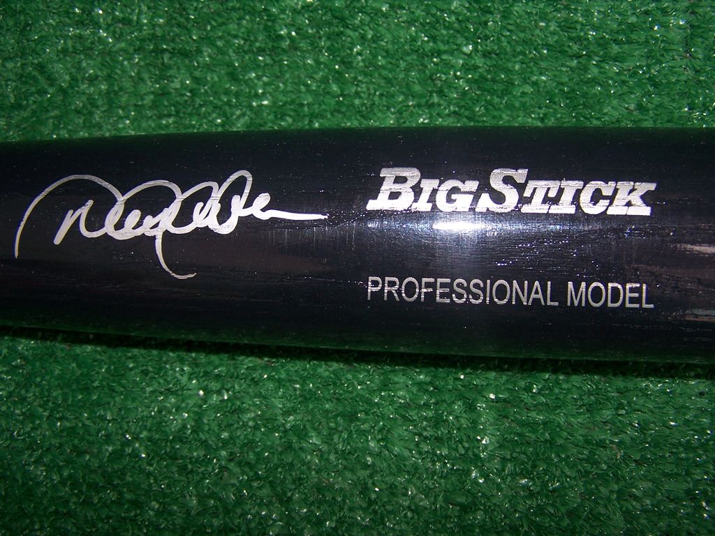 NY Yankees Derek Jeter Signed Rawlings Professional Model Baseball Bast With COA NY Yankees Derek Jeter Signed Rawlings Professional Model Baseball Bast With COA