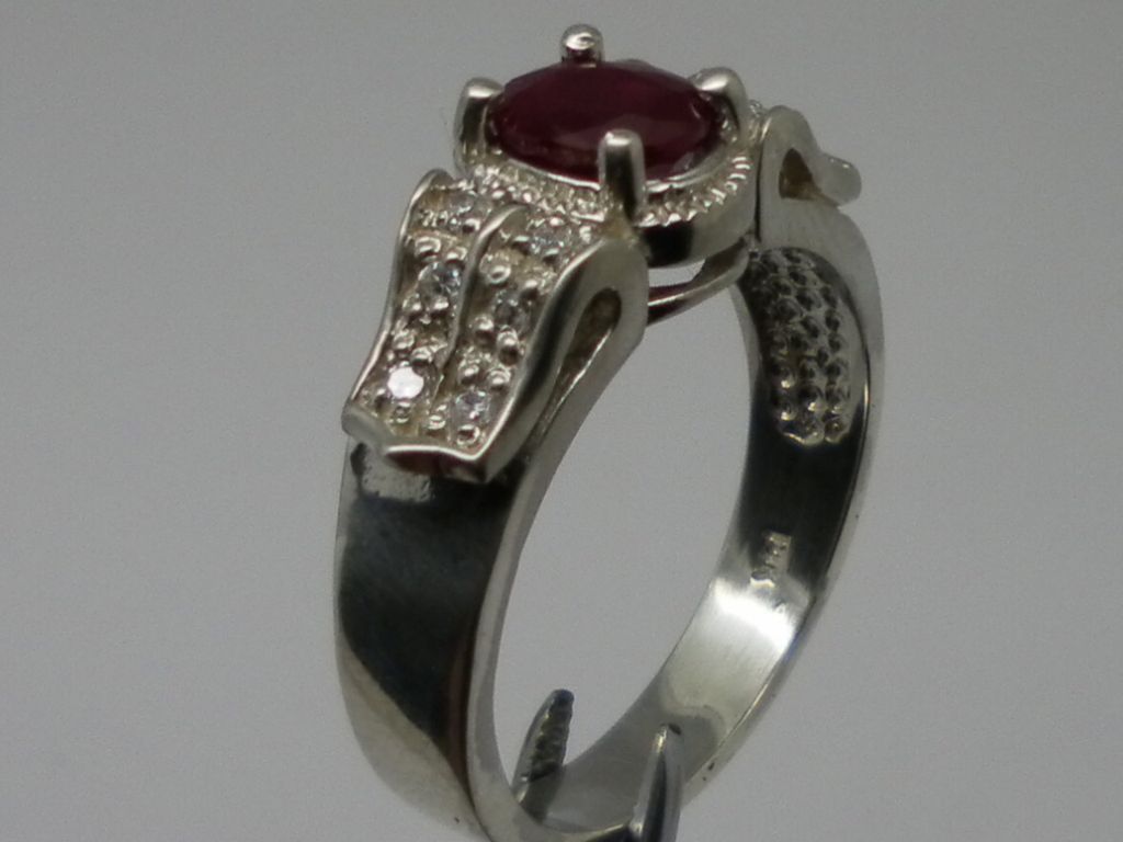 Vintage 14kt Mozambique Ruby & Diamonds Ring; FREE SIZING. Vintage 14kt Mozambique Ruby & Diamonds Ring; FREE SIZING.