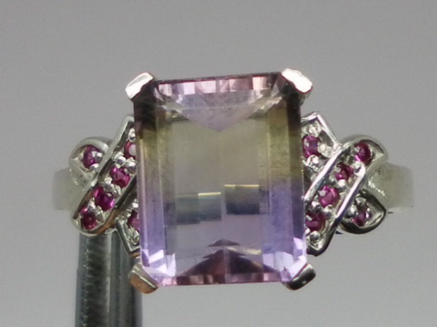 Vintage Ametrine & Ruby Silver Ring; FREE SIZING. Vintage Ametrine & Ruby Silver Ring; FREE SIZING.