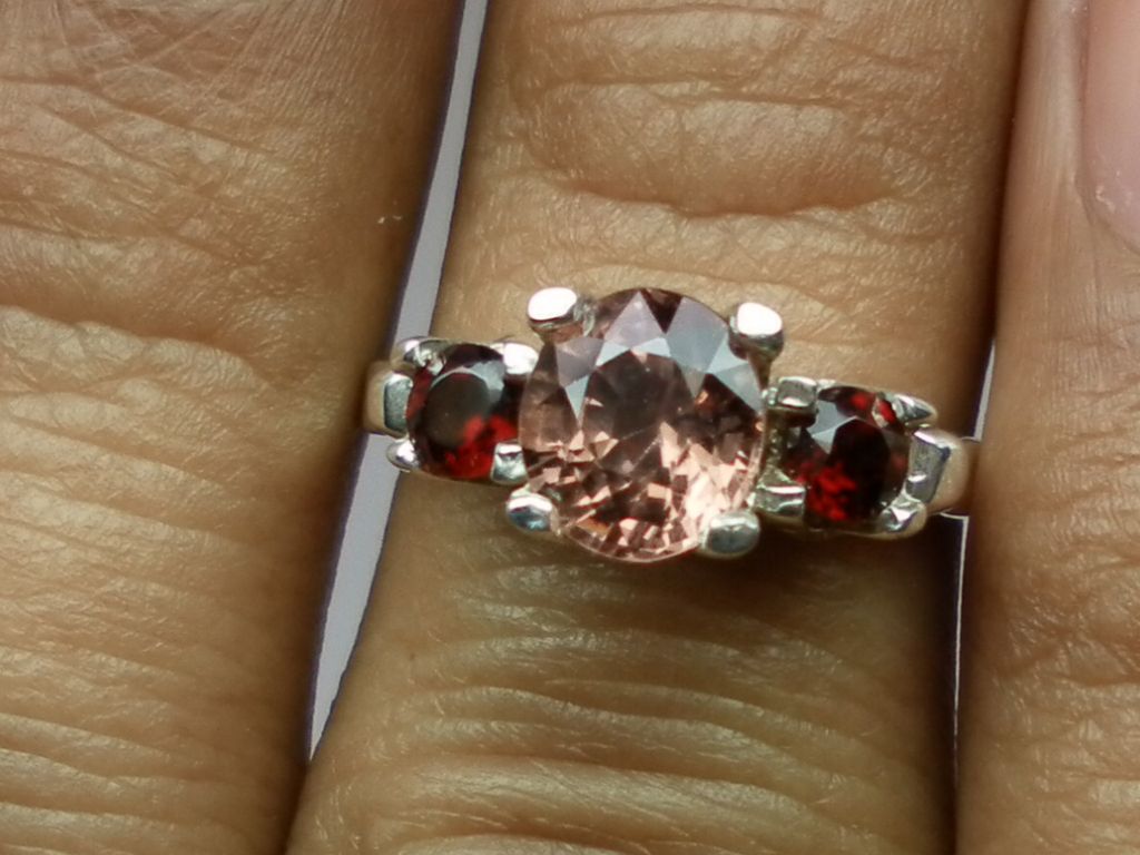 Vintage 14kt Spinel & Garnet Ring; FREE SIZING Vintage 14kt Spinel & Garnet Ring; FREE SIZING