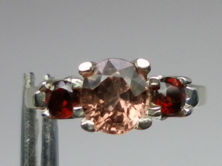 Vintage 14kt Spinel & Garnet Ring; FREE SIZING Vintage 14kt Spinel & Garnet Ring; FREE SIZING