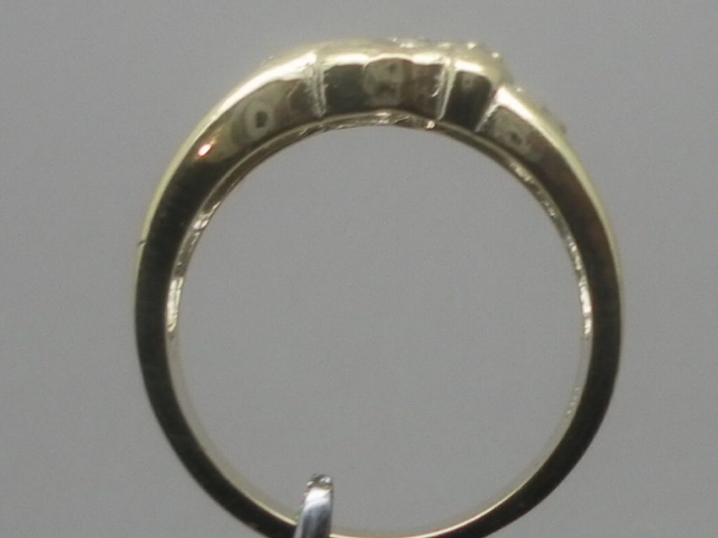 Vintage 14kt Diamonds Ring; FREE SIZING. Vintage 14kt Diamonds Ring; FREE SIZING.