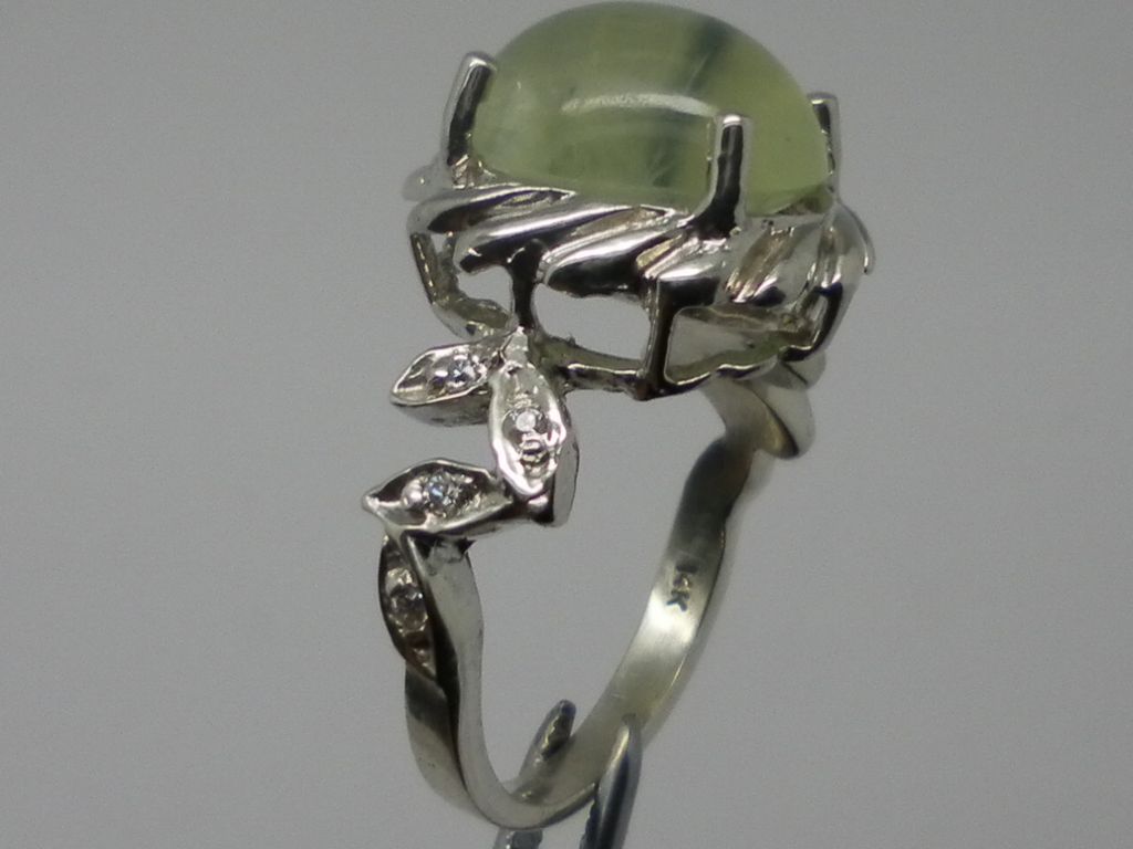 Vintage 14kt Green Prehnite & Diamonds Ring. Vintage 14kt Green Prehnite & Diamonds Ring.