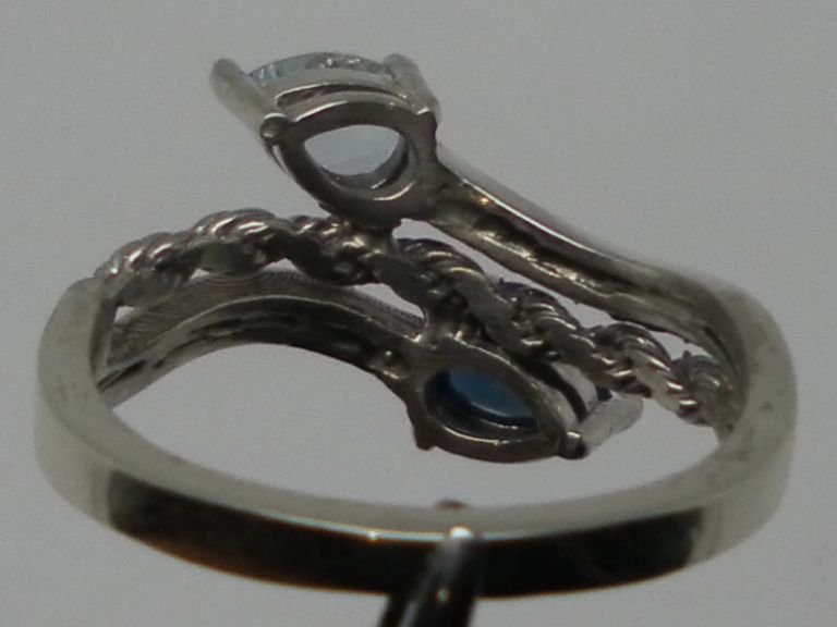 Vintage 14kt Blue Sapphire & Aquamarine Ring. Vintage 14kt Blue Sapphire & Aquamarine Ring.