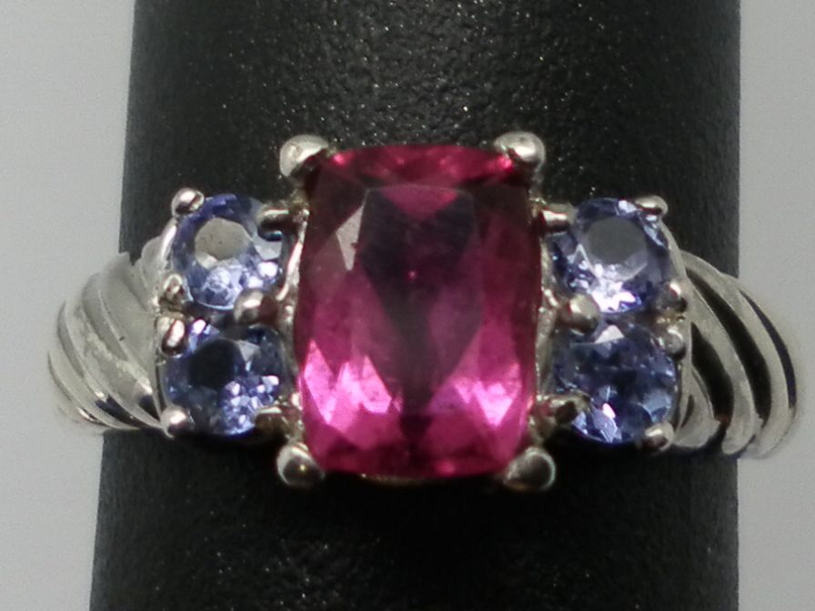 Vintage 14kt Rubellite Tourmaline & Tanzanite Ring. Vintage 14kt Rubellite Tourmaline & Tanzanite Ring.