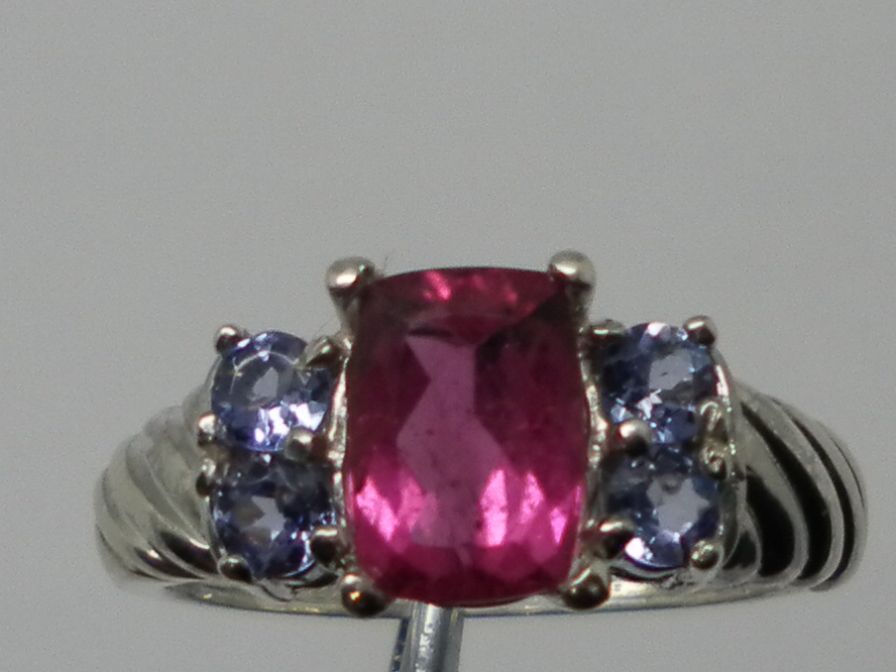 Vintage 14kt Rubellite Tourmaline & Tanzanite Ring. Vintage 14kt Rubellite Tourmaline & Tanzanite Ring.