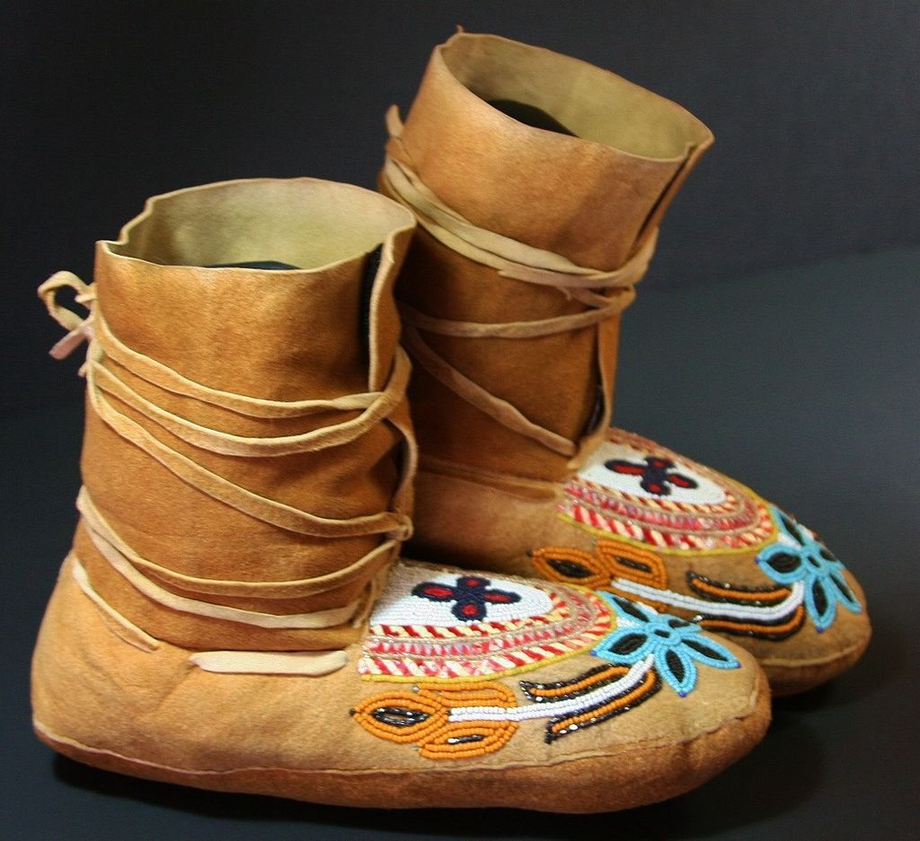 Native American Subarctic Quilled & Beaded Moccasins from atozantiques