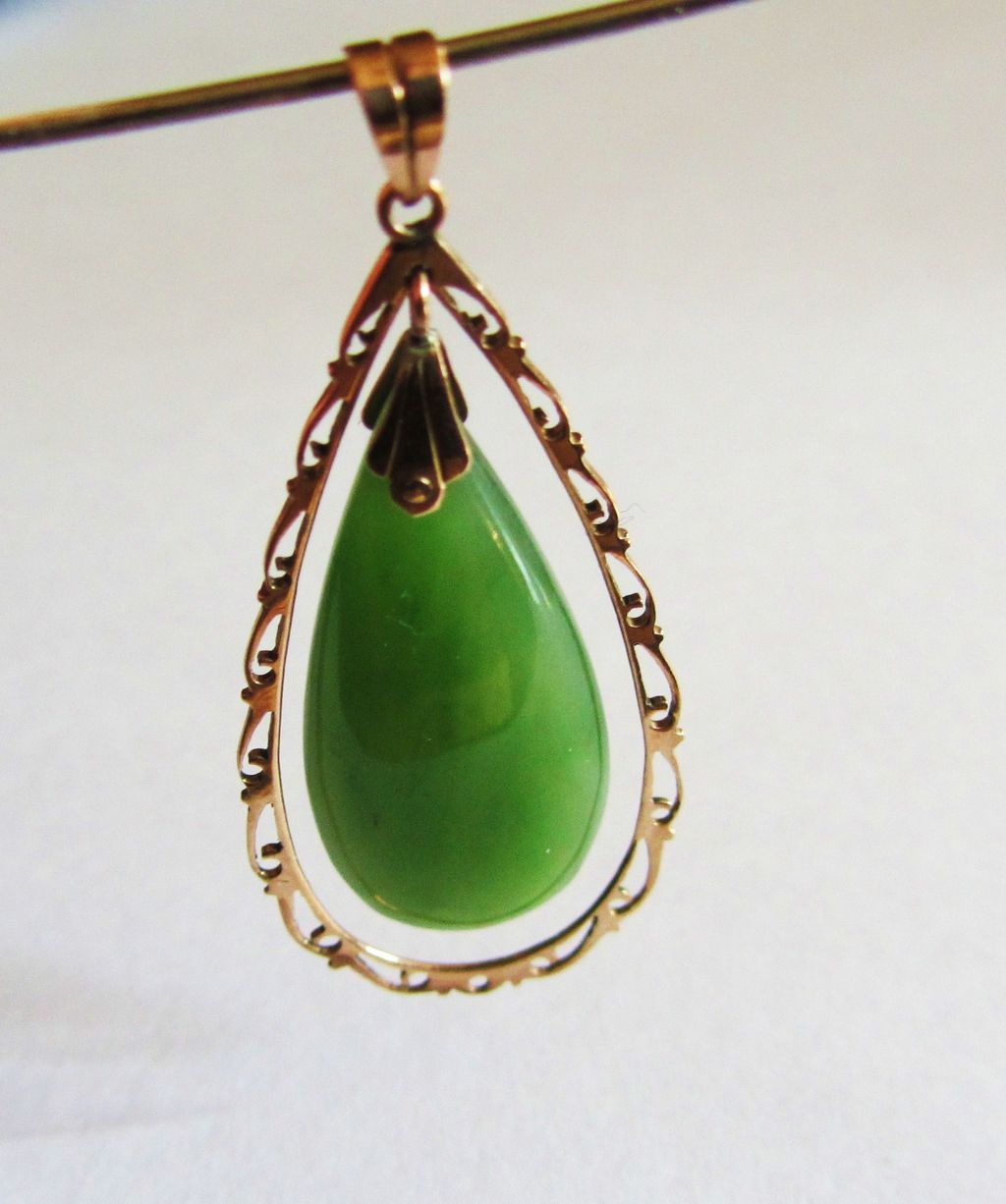 Large Vintage Green Jade Teardrop Dangle 14k Pendant Large Vintage Green Jade Teardrop Dangle 14k Pendant