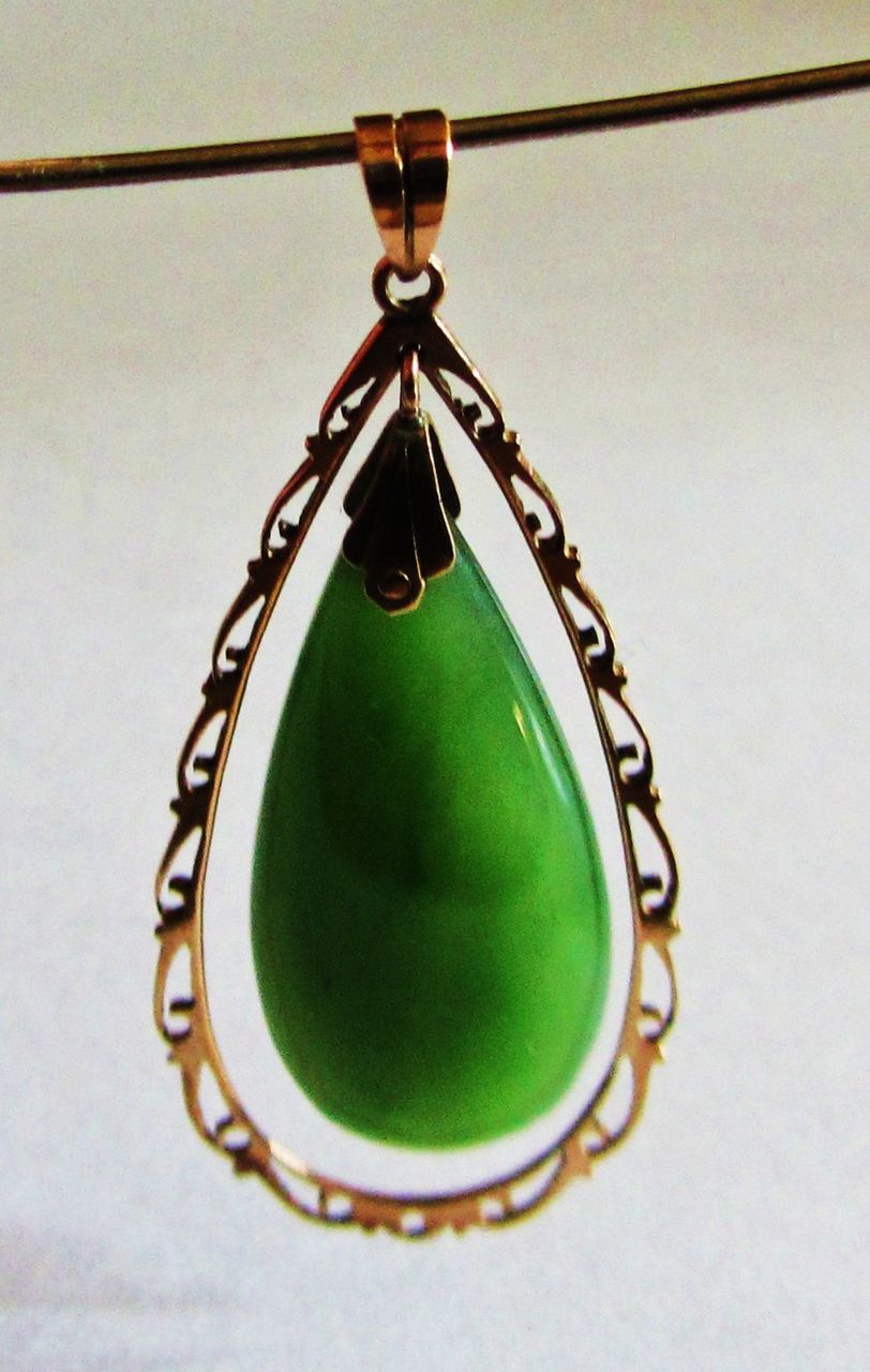 Large Vintage Green Jade Teardrop Dangle 14k Pendant Large Vintage Green Jade Teardrop Dangle 14k Pendant