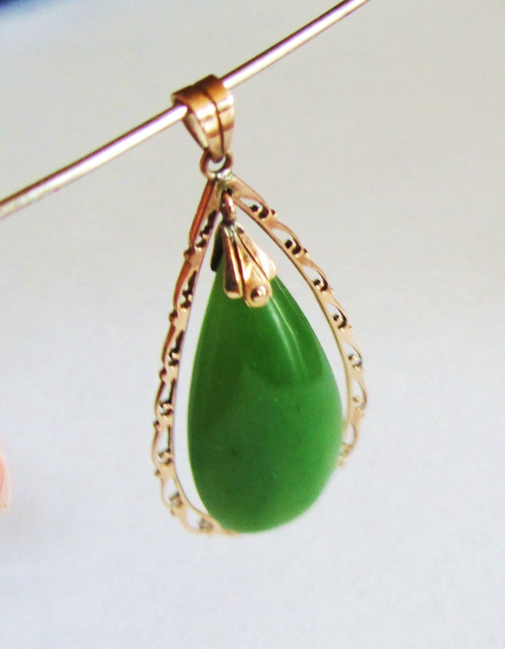 Large Vintage Green Jade Teardrop Dangle 14k Pendant Large Vintage Green Jade Teardrop Dangle 14k Pendant