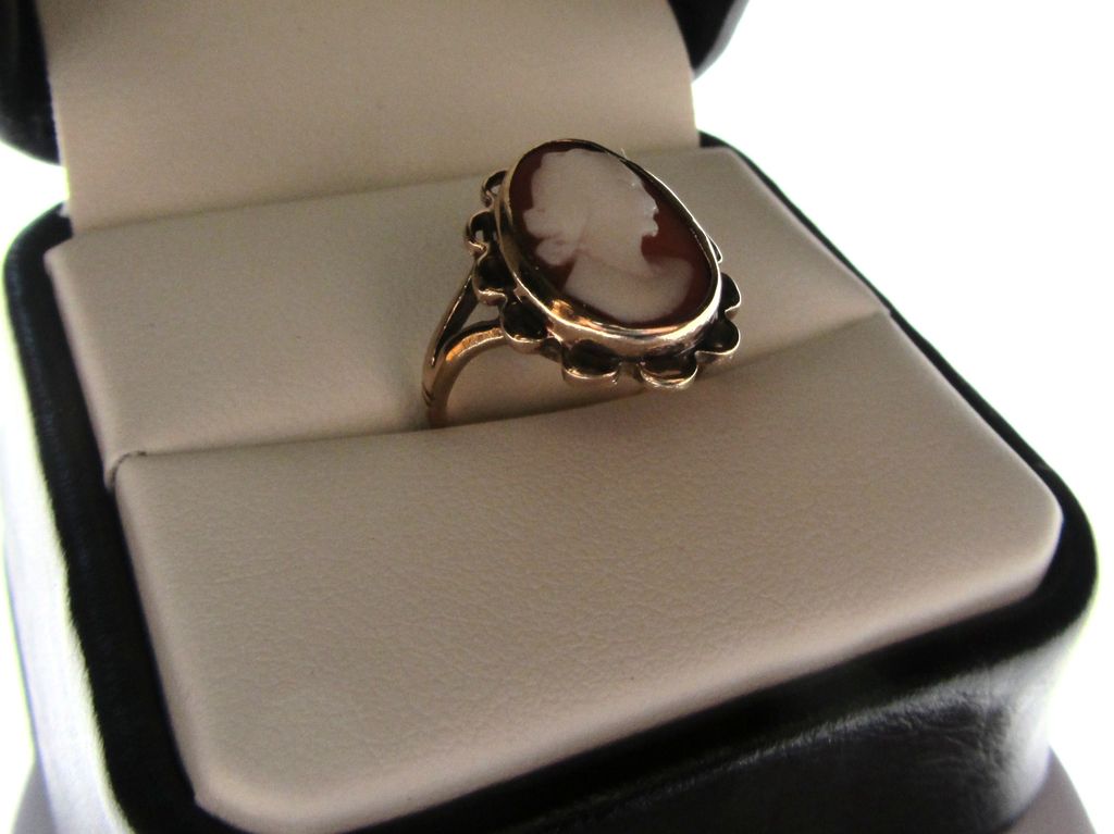 Victorian 9ct Gold Genuine Shell Cameo Ring Victorian 9ct Gold Genuine Shell Cameo Ring