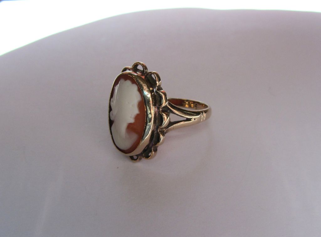 Victorian 9ct Gold Genuine Shell Cameo Ring Victorian 9ct Gold Genuine Shell Cameo Ring