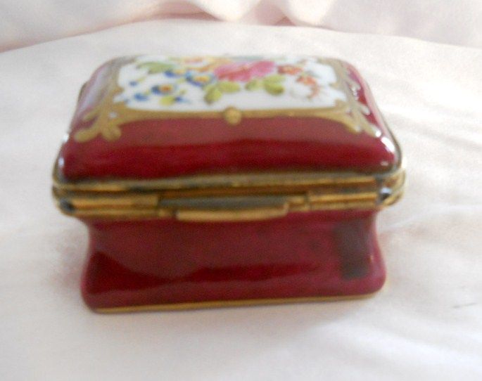 Antique French Hand Painted & Gilded Porcelain de Paris Burgundy Enamel Box Antique French Hand Painted & Gilded Porcelain de Paris Burgundy Enamel Box