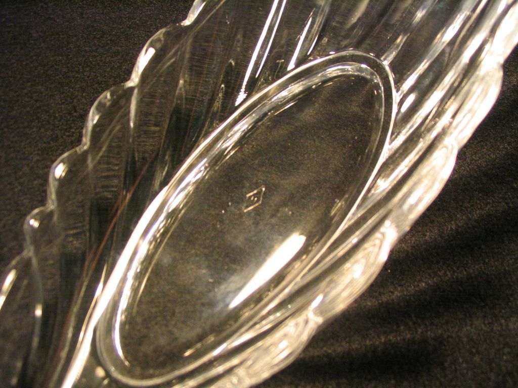 Heisey Crystolite Leaf Pickle Dish Heisey Crystolite Leaf Pickle Dish