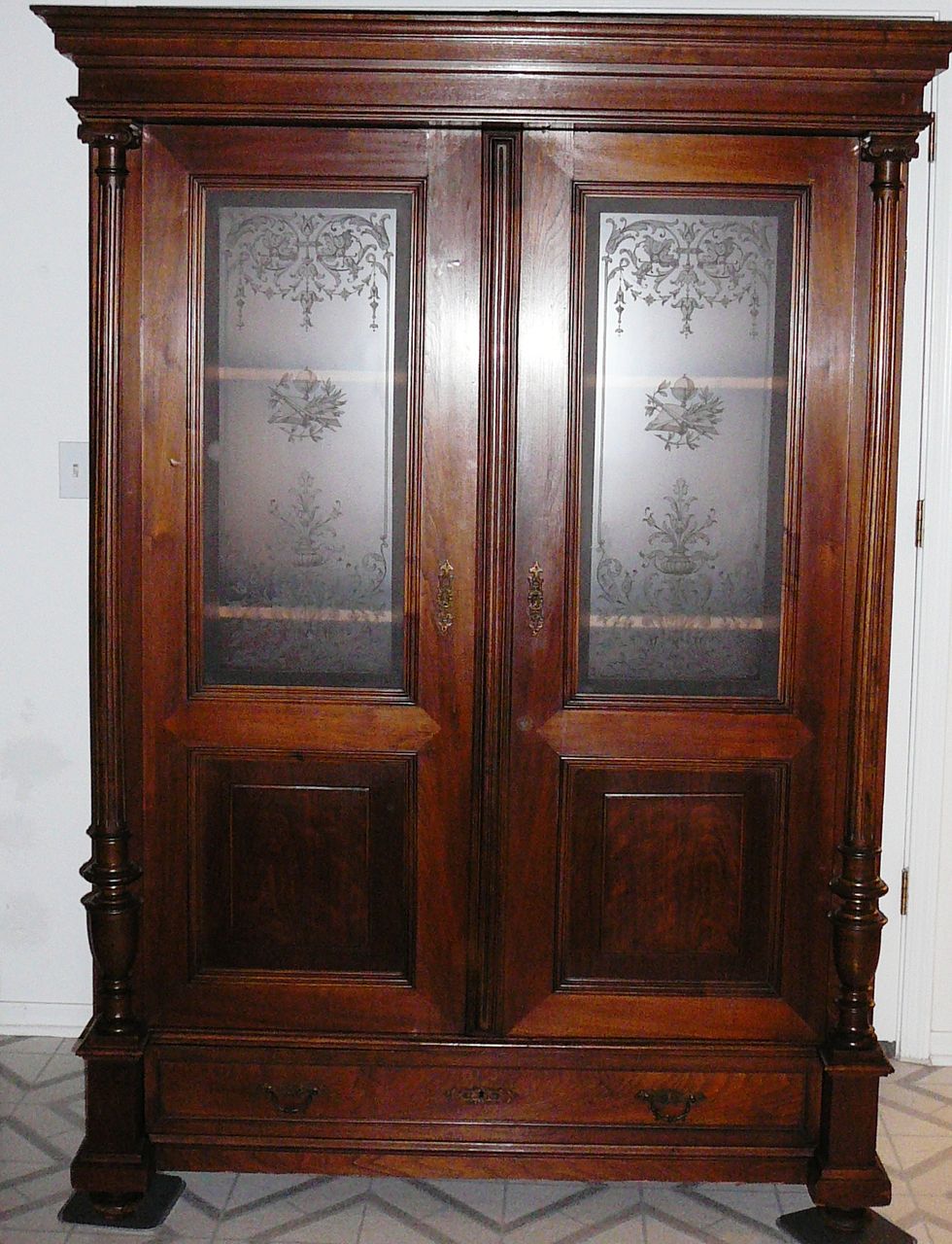 Antique Dutch Cupboard From New York area Antique Dutch Cupboard From New York area