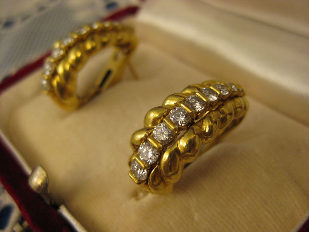 18K Yellow Gold ~ 18 Diamond Semi Hoop Earrings ~ 14.3 Grams 18K Yellow Gold ~ 18 Diamond Semi Hoop Earrings ~ 14.3 Grams