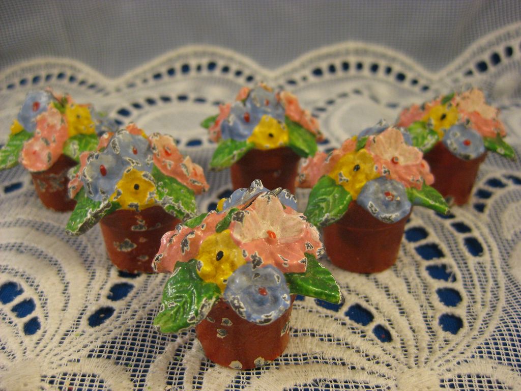 Hubley #411 ~ 12 Flower Pot & Basket Place Card Holders ~ in Original Box Set Hubley #411 ~ 12 Flower Pot & Basket Place Card Holders ~ in Original Box Set