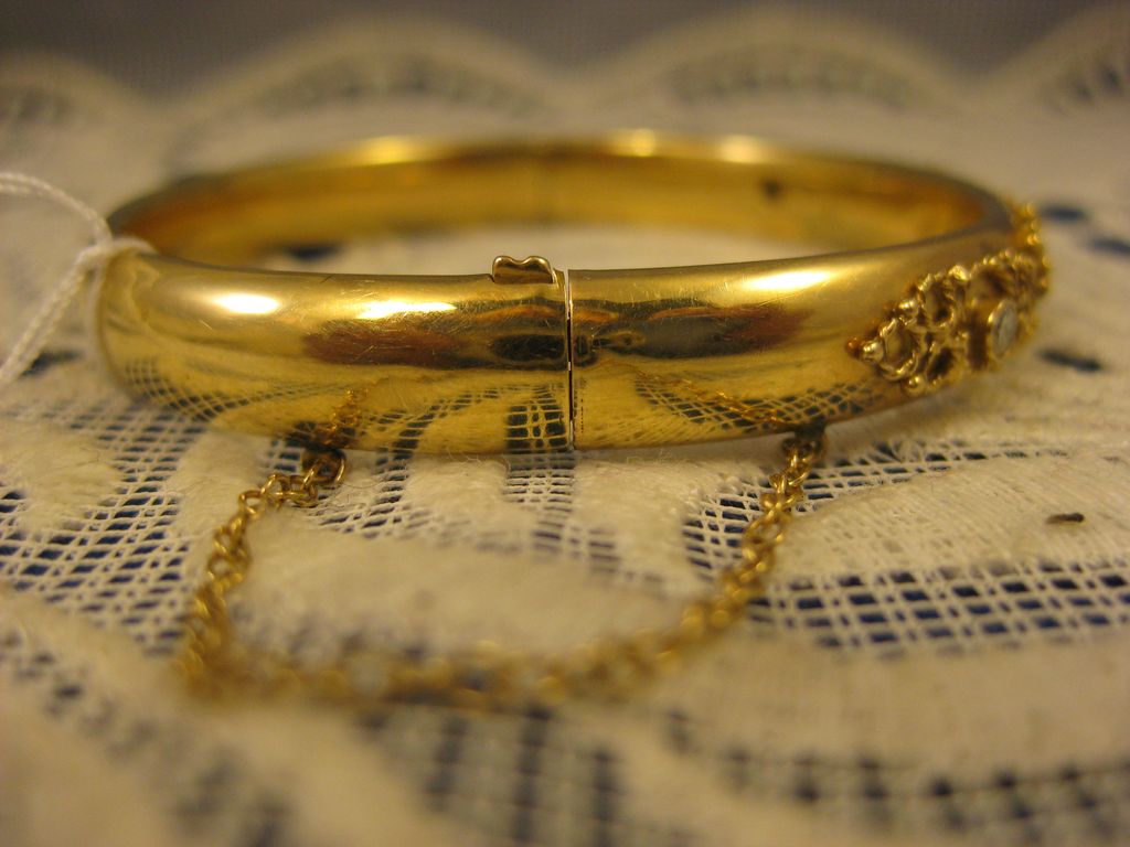 14K Yellow Gold ~ Diamond Bangle Bracelet ~ Estate Jewelry 14K Yellow Gold ~ Diamond Bangle Bracelet ~ Estate Jewelry