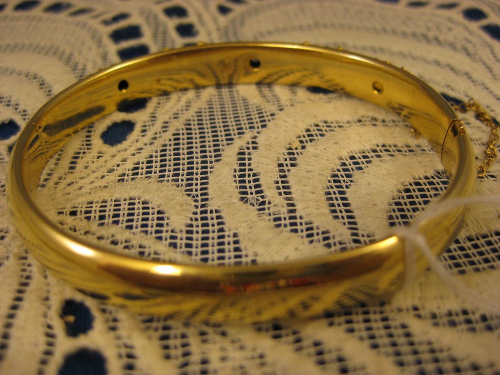 14K Yellow Gold ~ Diamond Bangle Bracelet ~ Estate Jewelry 14K Yellow Gold ~ Diamond Bangle Bracelet ~ Estate Jewelry