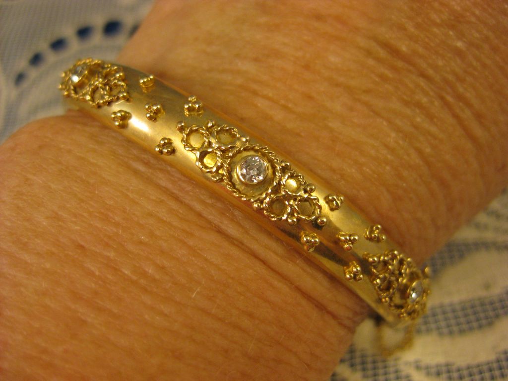 14K Yellow Gold ~ Diamond Bangle Bracelet ~ Estate Jewelry 14K Yellow Gold ~ Diamond Bangle Bracelet ~ Estate Jewelry