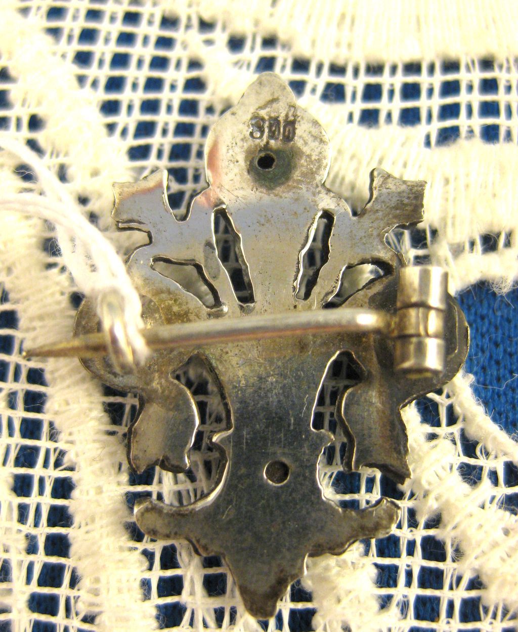 800 Silver ~ Fleur De Lis Brooch ~ Victorian Petite Pin 800 Silver ~ Fleur De Lis Brooch ~ Victorian Petite Pin
