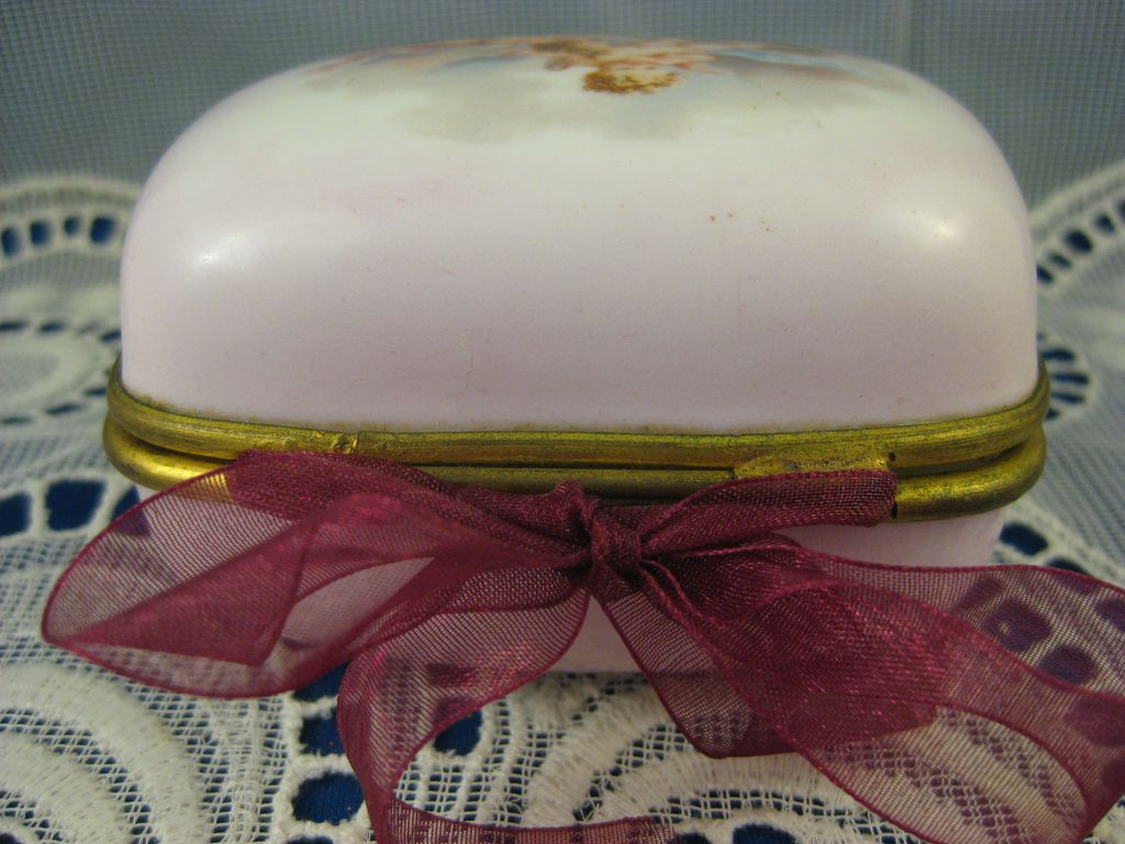 Putti Porcelain ~ Cherub Soap Trinket Box ~ Cupid & Gilt Brass Trim Putti Porcelain ~ Cherub Soap Trinket Box ~ Cupid & Gilt Brass Trim