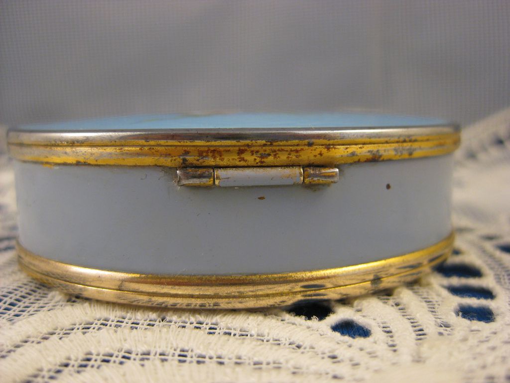 Vintage ~ Blue Enamel Roses Mirrored Vanity Compact ~ Gold Tone Vintage ~ Blue Enamel Roses Mirrored Vanity Compact ~ Gold Tone