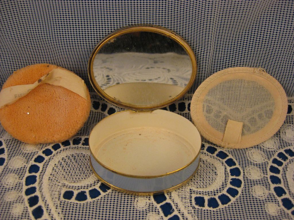 Vintage ~ Blue Enamel Roses Mirrored Vanity Compact ~ Gold Tone Vintage ~ Blue Enamel Roses Mirrored Vanity Compact ~ Gold Tone