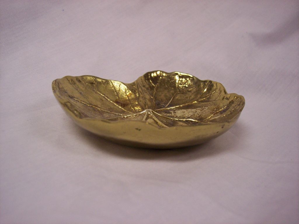 Virginia Metalcrafters Brass Geranium Leaf Tray Virginia Metalcrafters Brass Geranium Leaf Tray