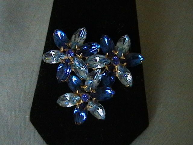 Spectacular Blue Rhinestone Brooch Spectacular Blue Rhinestone Brooch