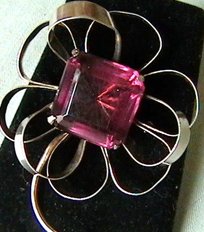 Large Brooch w/purple stone Large Brooch w/purple stone
