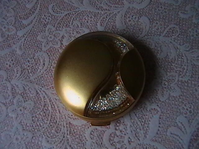 Beautiful ESTEE LAUDER Vintage Compact Beautiful ESTEE LAUDER Vintage Compact