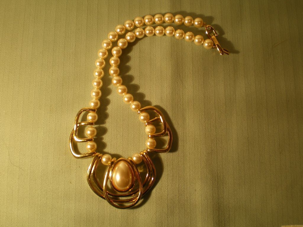 Impressive Vintage Fashion Necklace marked NAPIER Impressive Vintage Fashion Necklace marked NAPIER