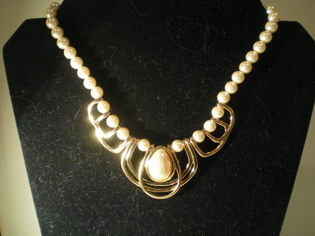 Impressive Vintage Fashion Necklace marked NAPIER Impressive Vintage Fashion Necklace marked NAPIER