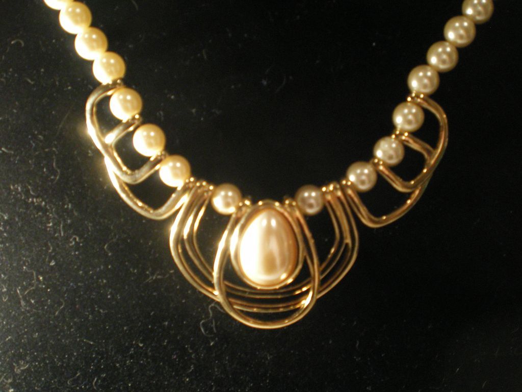 Impressive Vintage Fashion Necklace marked NAPIER Impressive Vintage Fashion Necklace marked NAPIER