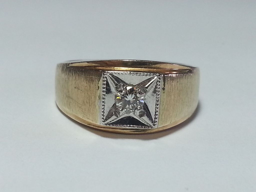 Vintage Mens 10K Yellow Gold DIAMOND Ring Vintage Mens 10K Yellow Gold DIAMOND Ring