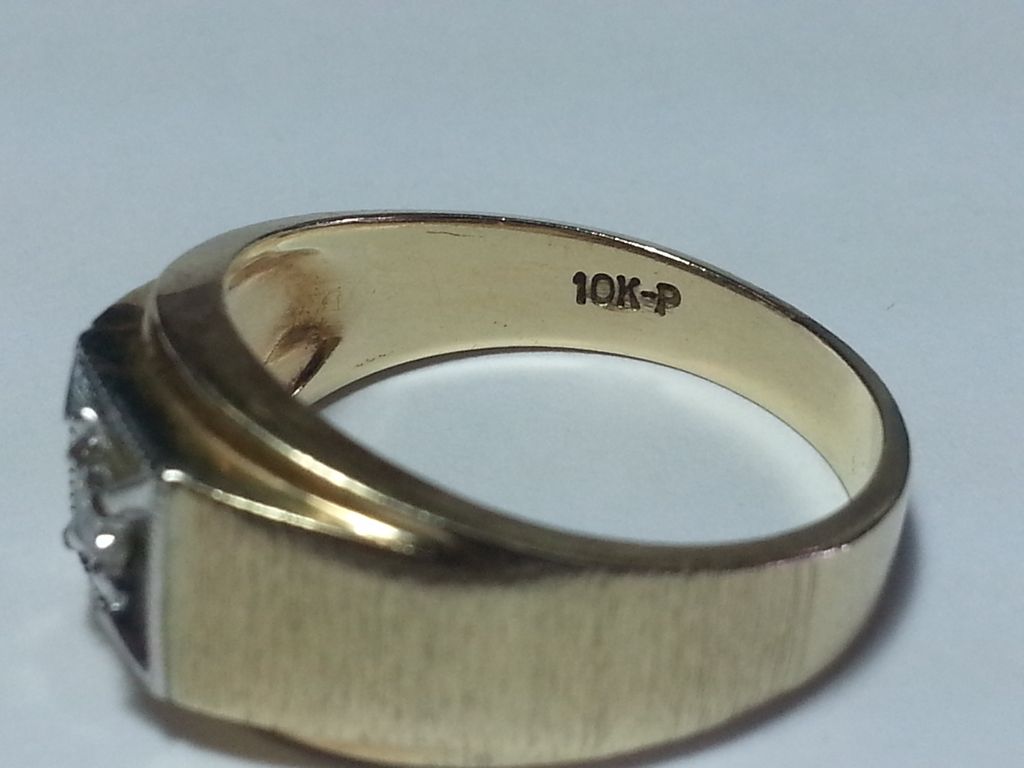 Vintage Mens 10K Yellow Gold DIAMOND Ring Vintage Mens 10K Yellow Gold DIAMOND Ring