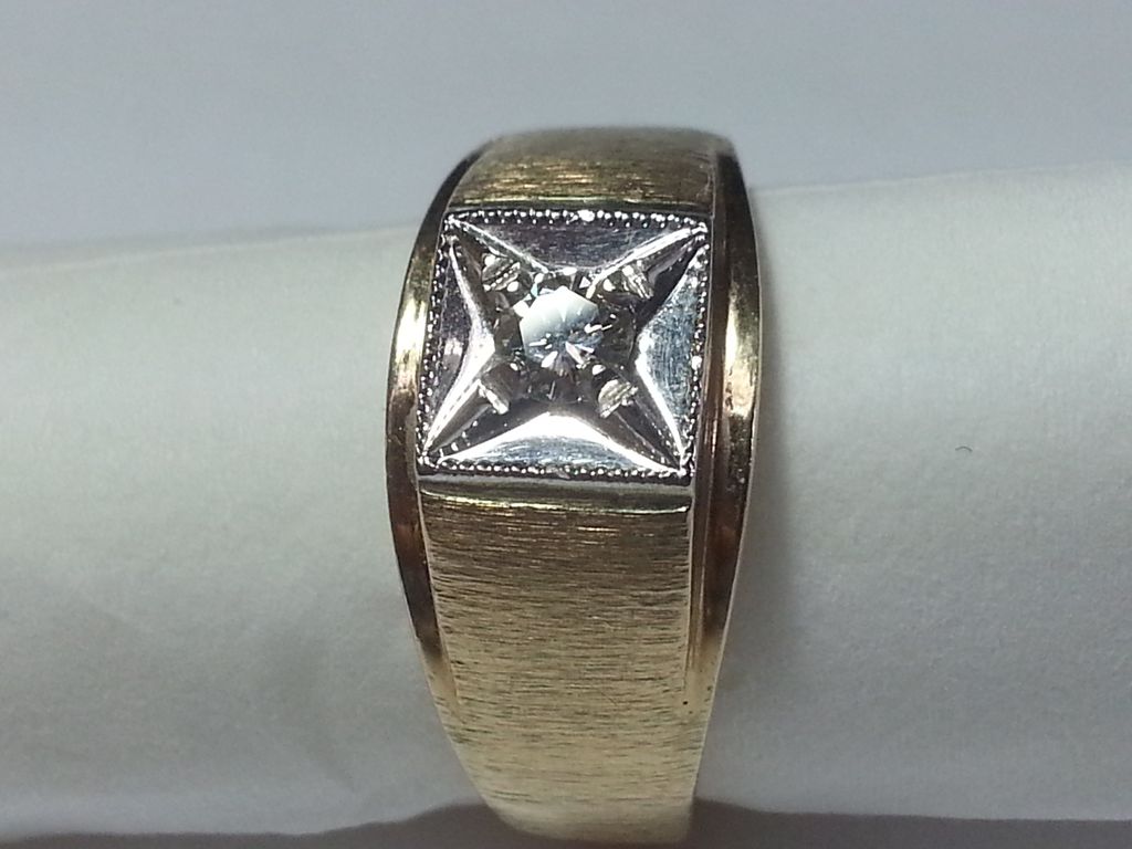 Vintage Mens 10K Yellow Gold DIAMOND Ring Vintage Mens 10K Yellow Gold DIAMOND Ring