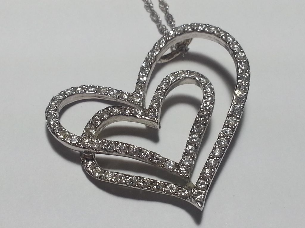 18k White Gold Diamond Heart Pendant 18k White Gold Diamond Heart Pendant