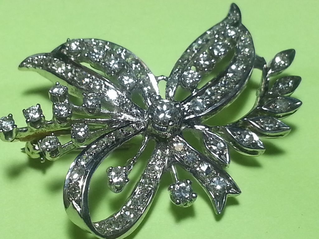 Retro Era 14K White Gold Diamond Bow Pin 1 CTTW Retro Era 14K White Gold Diamond Bow Pin 1 CTTW