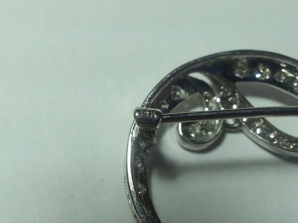 Retro 14k White Gold & Diamond Circle Pin Retro 14k White Gold & Diamond Circle Pin