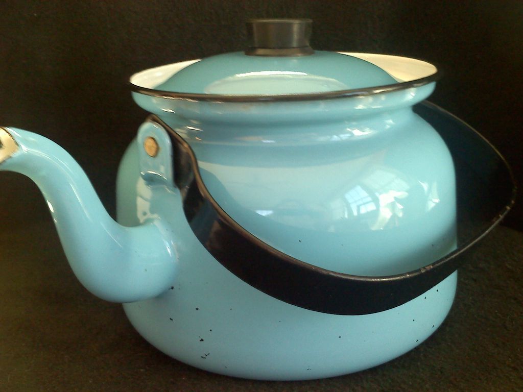 Retro FINEL Enamel Tea Pot Robin's Egg Blue Retro FINEL Enamel Tea Pot Robin's Egg Blue