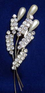 Floral Spray Bouquet Simulated Pearl/ Clear Rhinestone Vintage Brooch Floral Spray Bouquet Simulated Pearl/ Clear Rhinestone Vintage Brooch